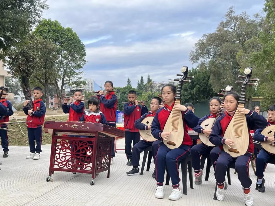 龙岩小洋小学"香樟百草园"中草药种植开园仪式举行