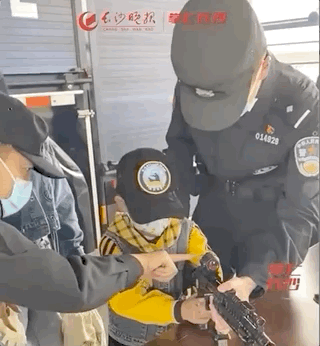 "长大以后,我想当警察!