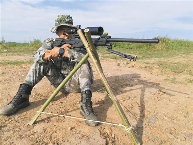 王明聪:军营建功勋 动员入伍忙