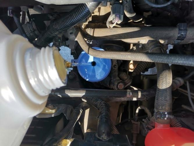 雪佛兰新赛欧的手动变速箱是什么牌子的?变速箱油多长时间换?