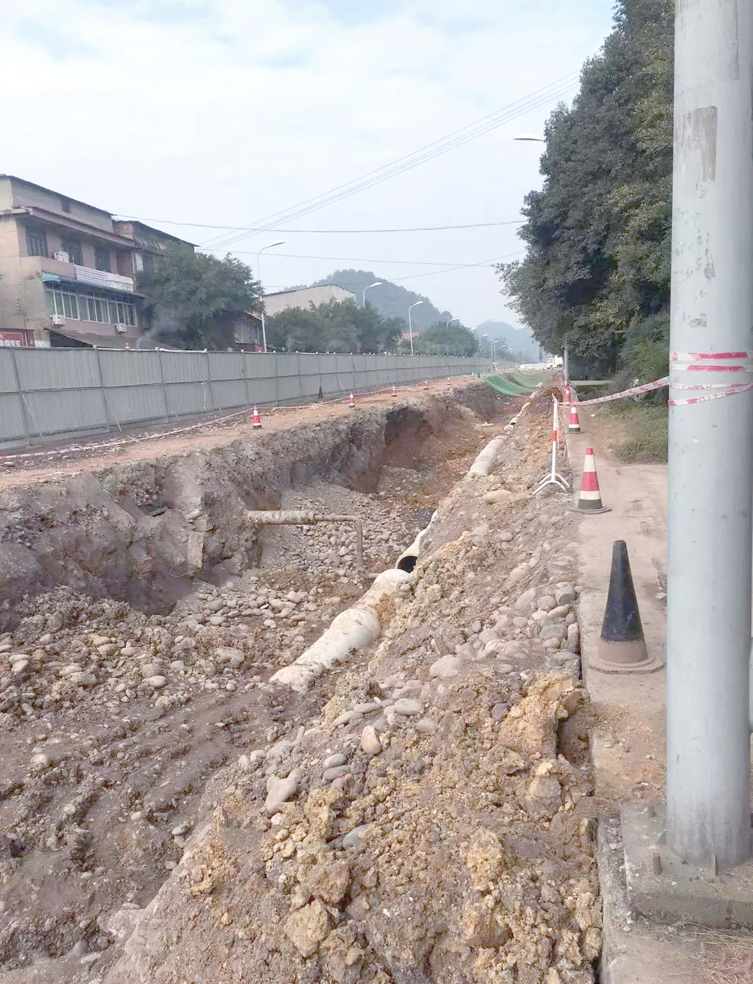 九峰镇:乐山嘉华水泥厂旁的艺术与烟火小镇