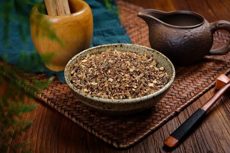 夏天怕热又怕冷不敢吹空调?柴胡桂枝汤帮你清热调气,顾护脾胃