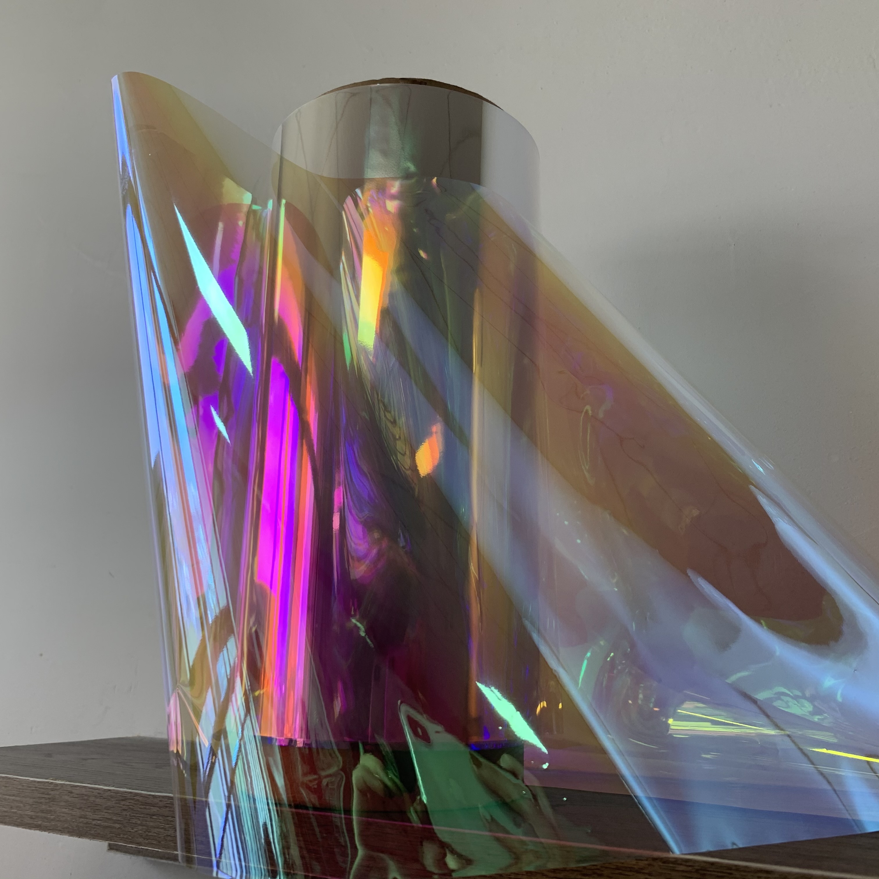 进口七彩膜可用于水杯,包包,展示装饰等包装,成品效果炫彩美观