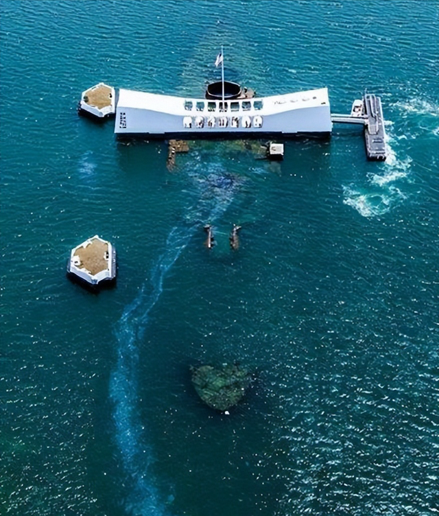 珍珠港比惨王——亚利桑那号战列舰