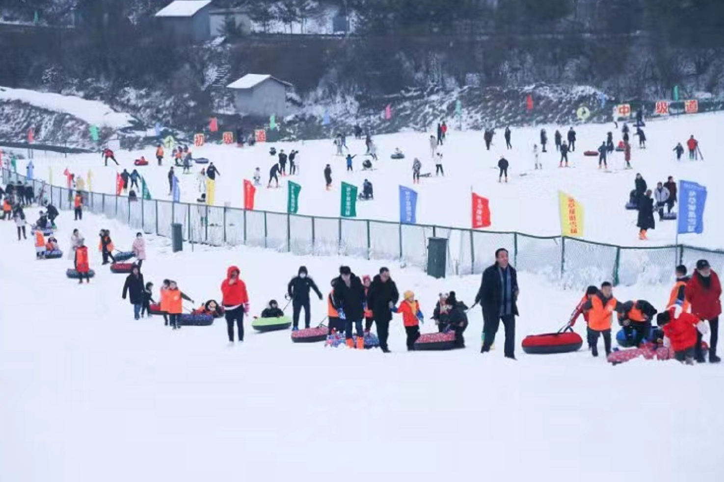 重庆茅草坝滑雪场图片