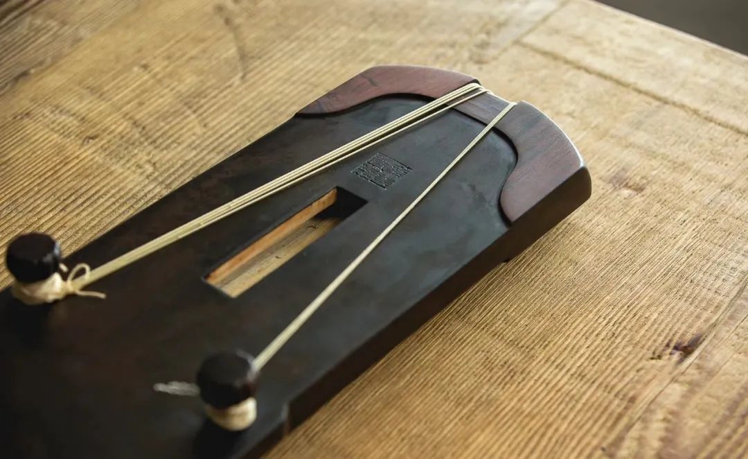 草木有本心——兼記鄭氏秦琴式古琴