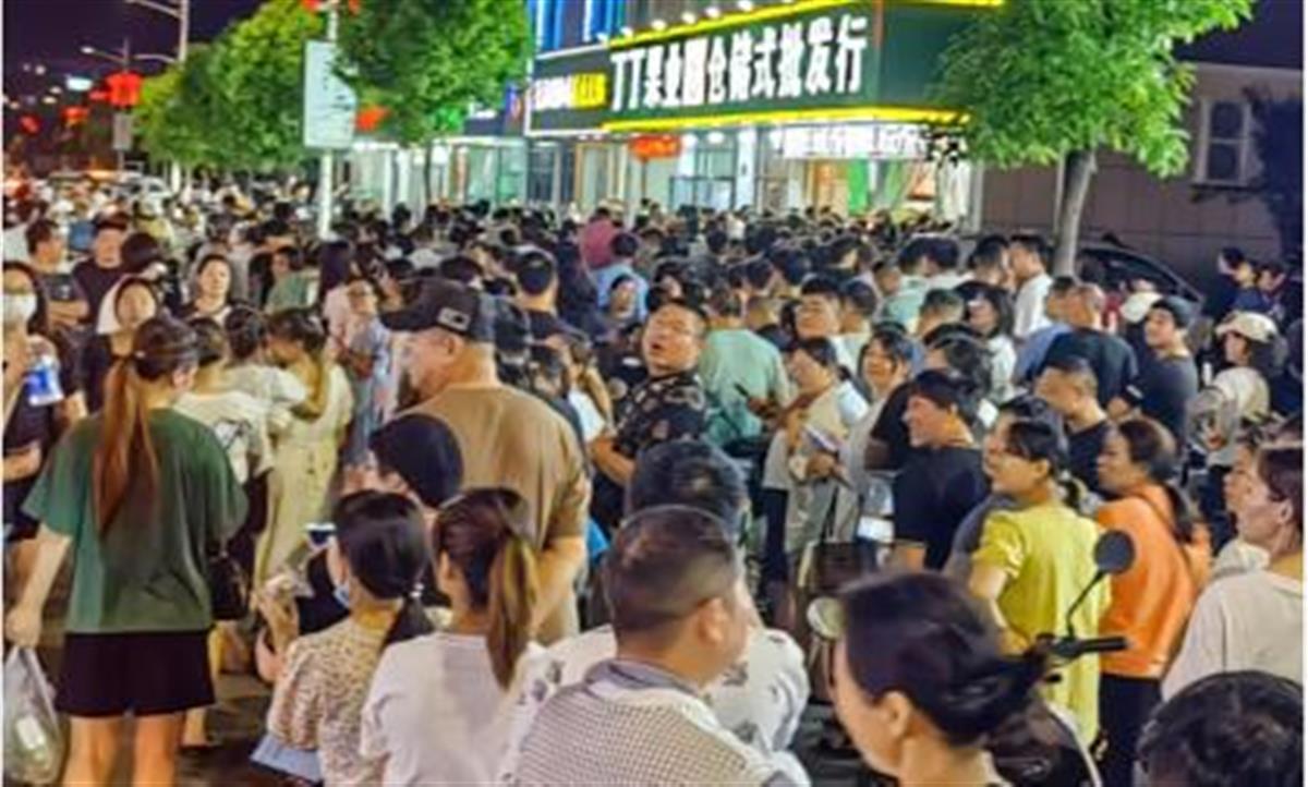 给民警送水果没事吧_给民警送水果_水果店竞争送榴莲