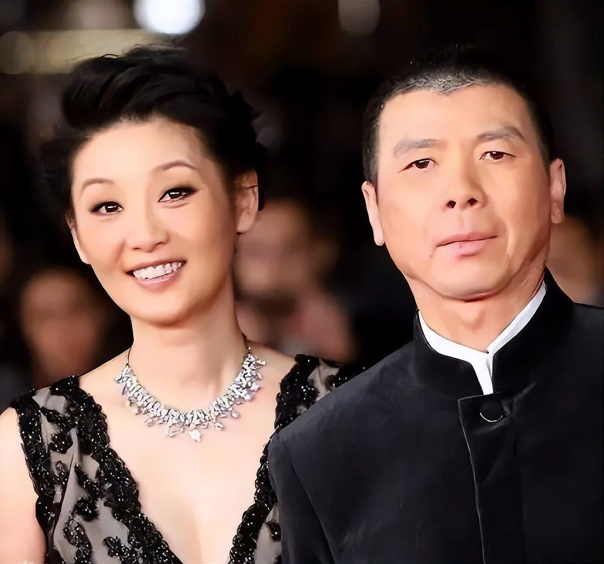 为何冯小刚徐帆频遭离婚传闻?徐帆带女现身粉碎谣言