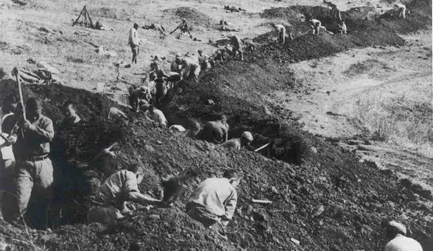 抗美援朝战场上两个猫耳洞偶然挖通,竟成为志愿军坑道作战的起点