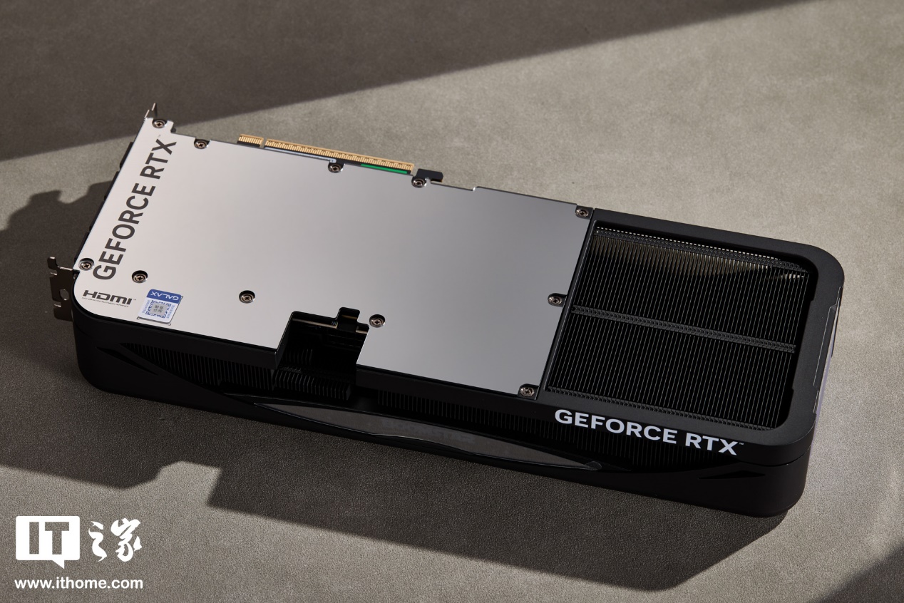 影驰geforce rtx 5060 ti星曜nox oc显卡评测:磁吸上盖 镜面背板