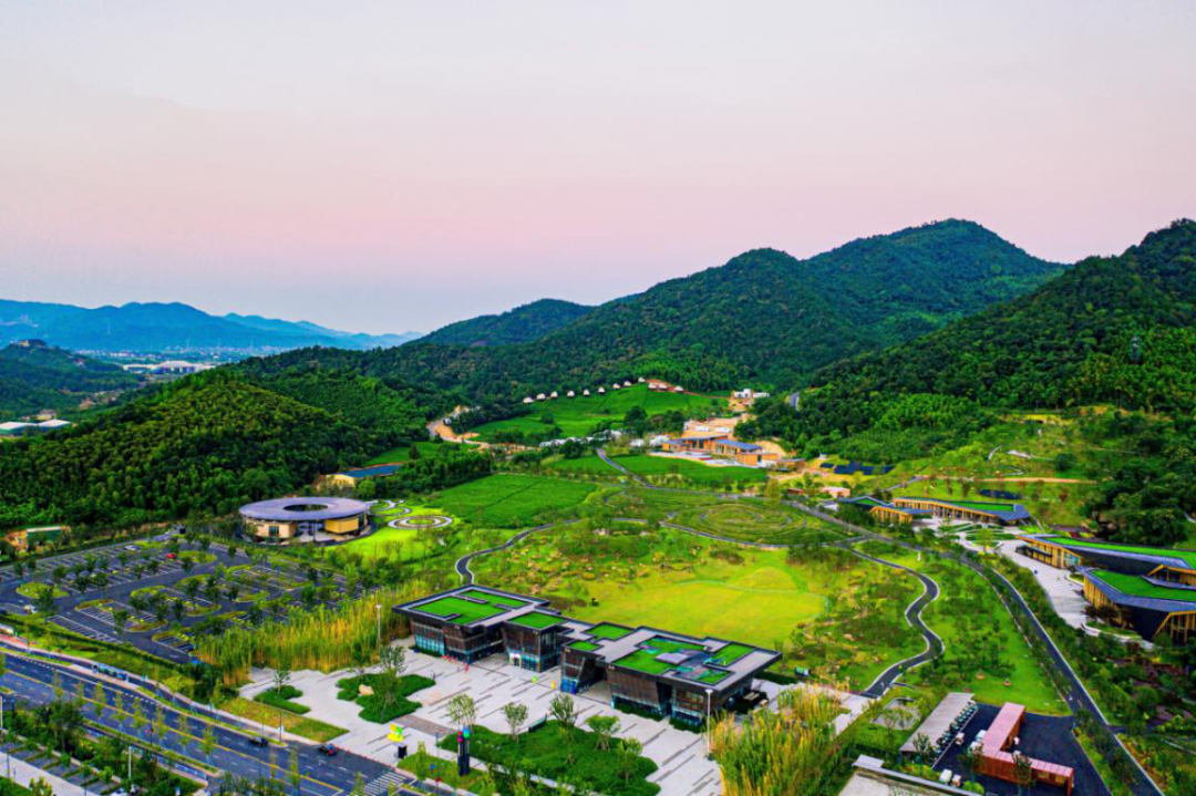 德清田博园项目(上渚山奇幻谷景区)于2019年9月正式开园,总用地面积