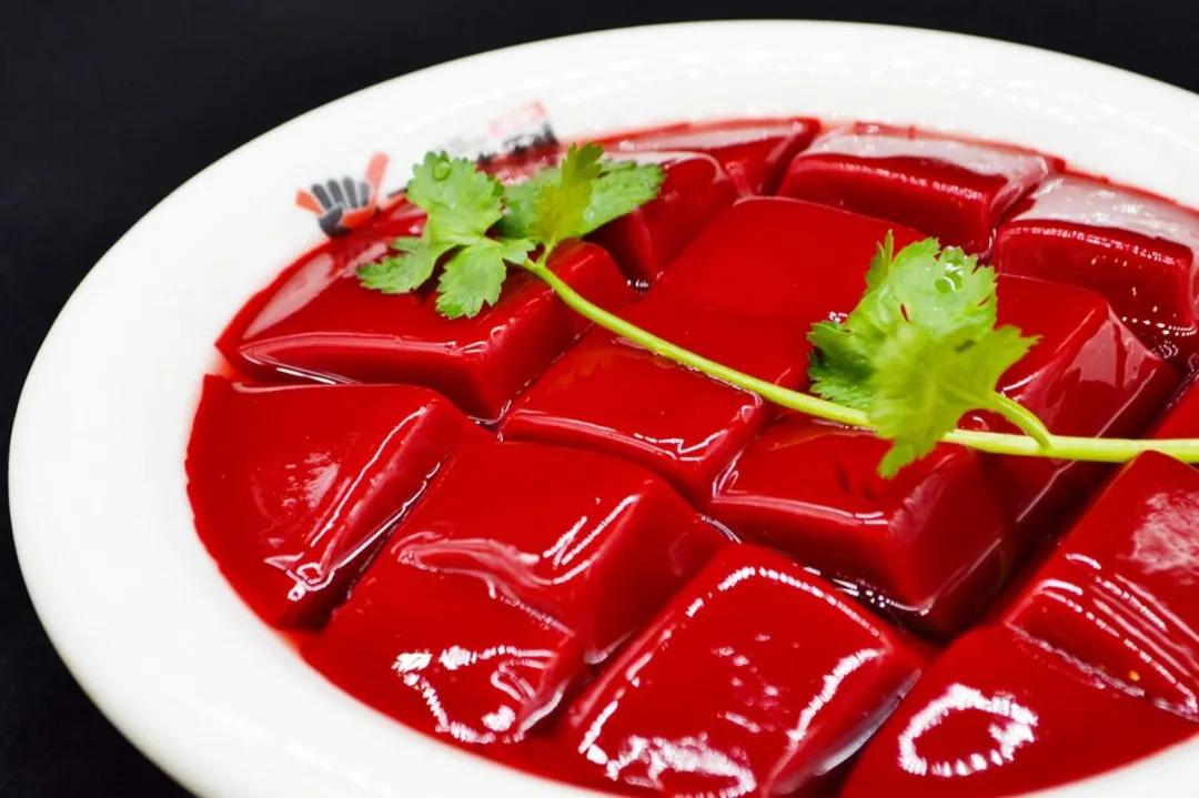 "小龙坎"等火锅店鸭血被曝来自地下作坊?