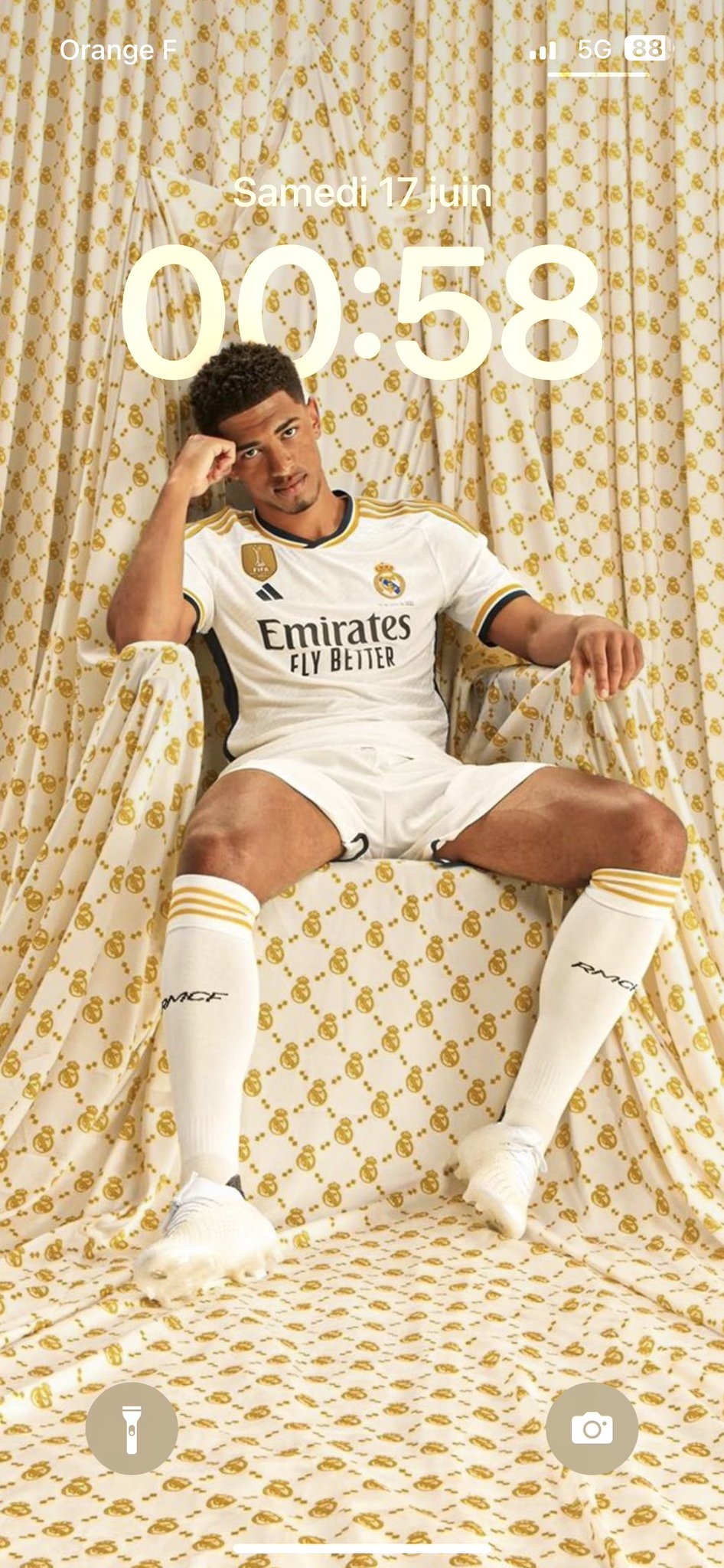 美凌格们看过来!这屏保帅不帅?