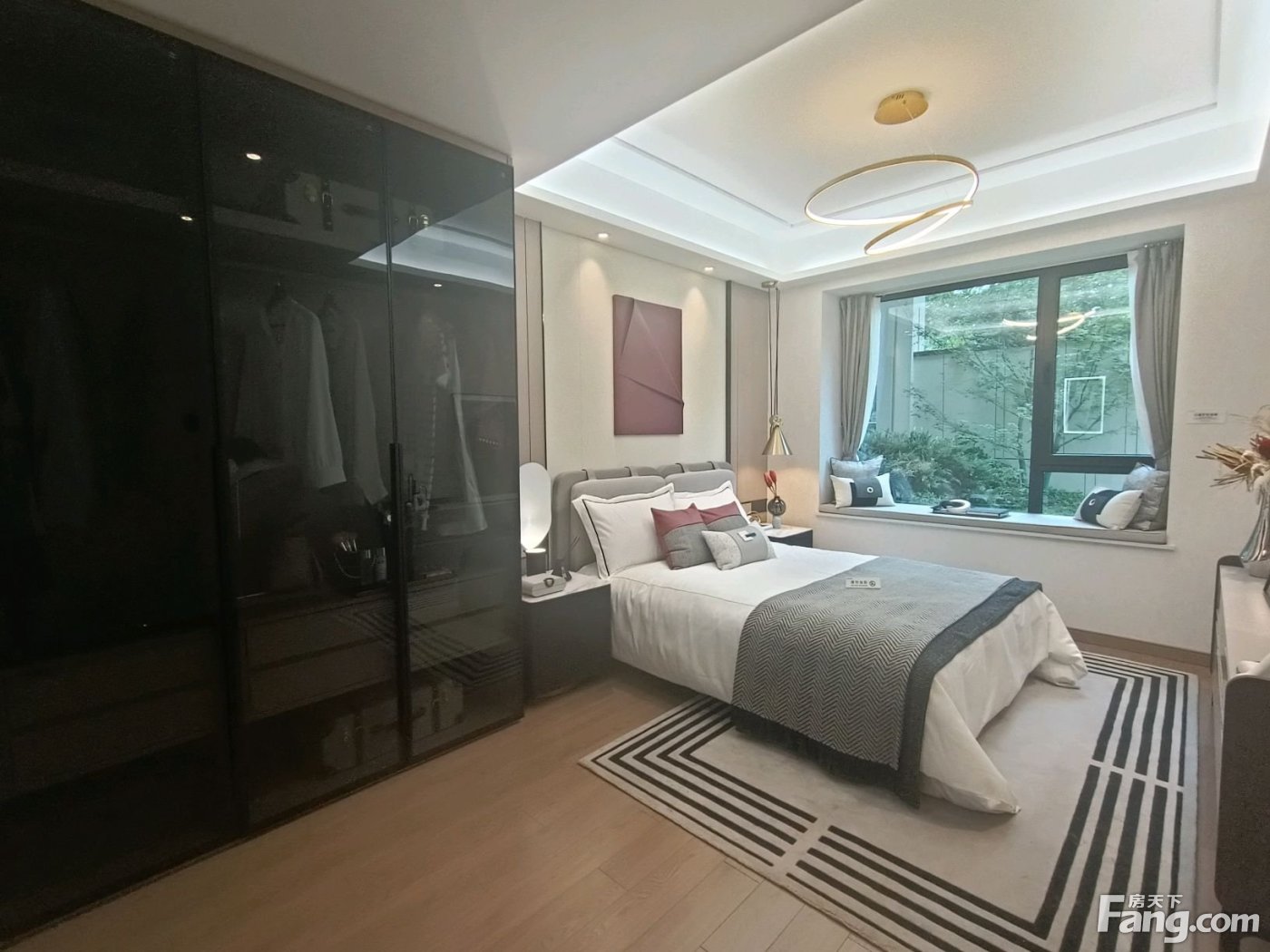 卓越坊新拍现场图片,实时了解楼盘新动态!