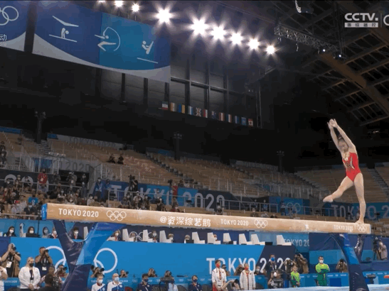 未来可期!16岁夺得女子平衡木金牌,膝盖上刻的四字超有爱