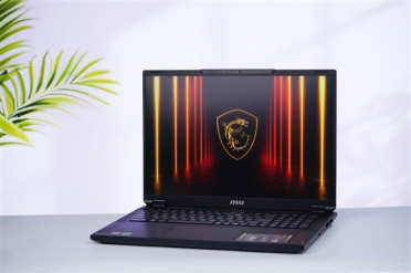 RTX 5090+4K MiniLED屏！微星绝影18 AI+锐龙版2025图赏