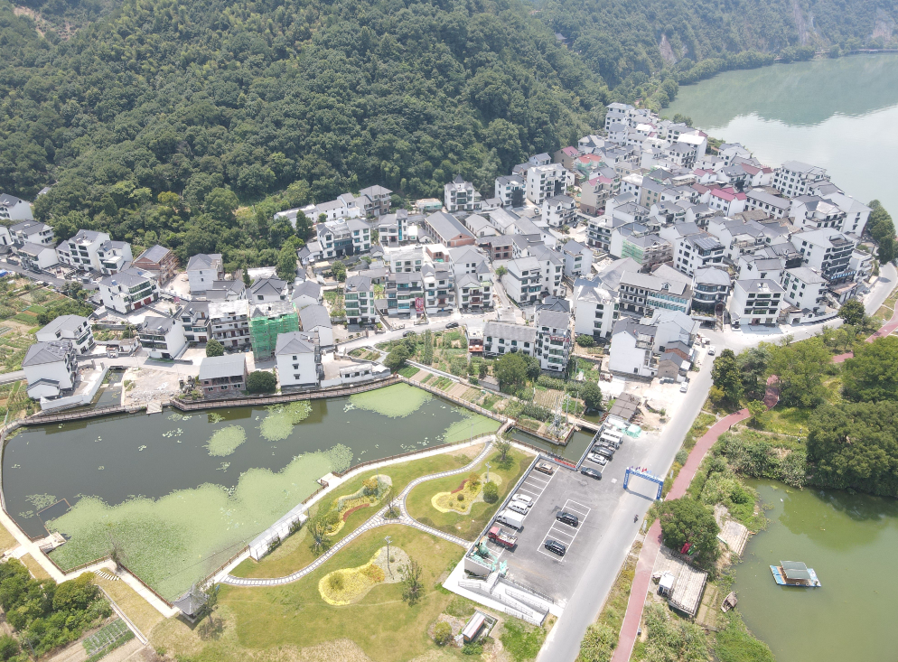 投资约9800万元建德这个村大变样房屋道路老街太让人羡慕了