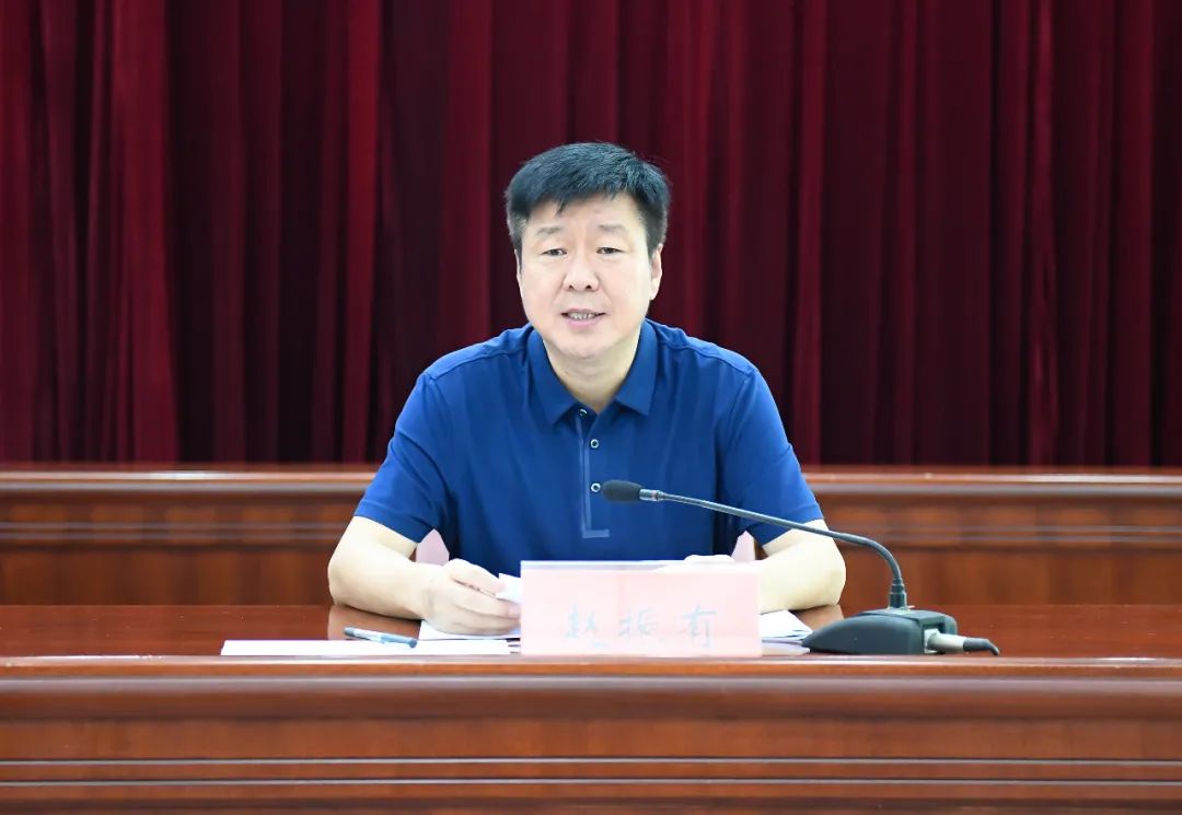 会上,杨万春还就当前疫情防控工作做了安排部署.