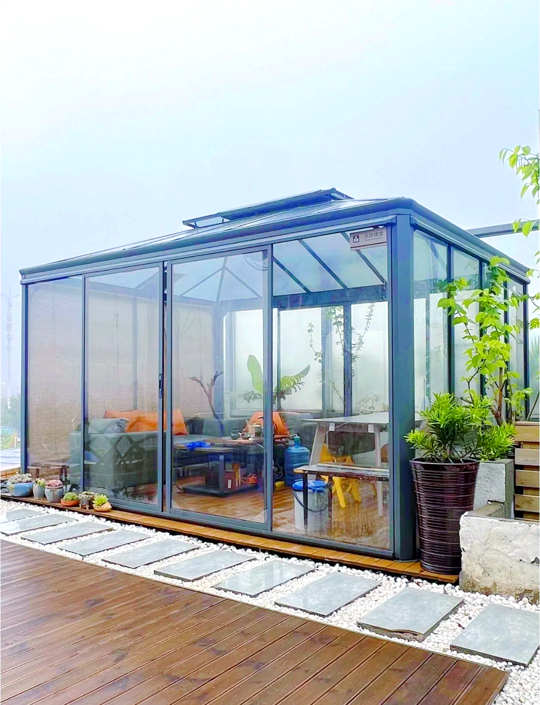 阳光房:露台花园的完美搭配,享受自然与舒适