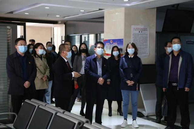 党史学习教育 县委常委,宣传部部长李佃忠一行观摩指导交城县人民