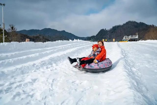 紫柏山国际滑雪场图片