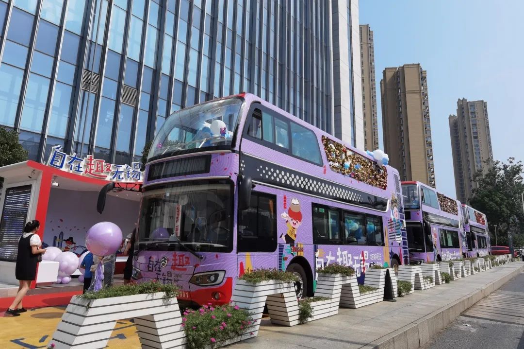 敞篷双层巴士重现无锡街头!