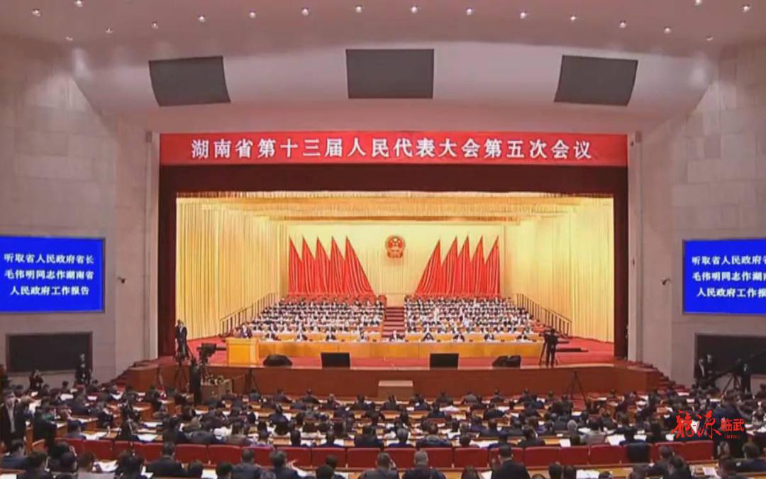 直通省"两会"|省人大代表欧爱国传递群众呼声