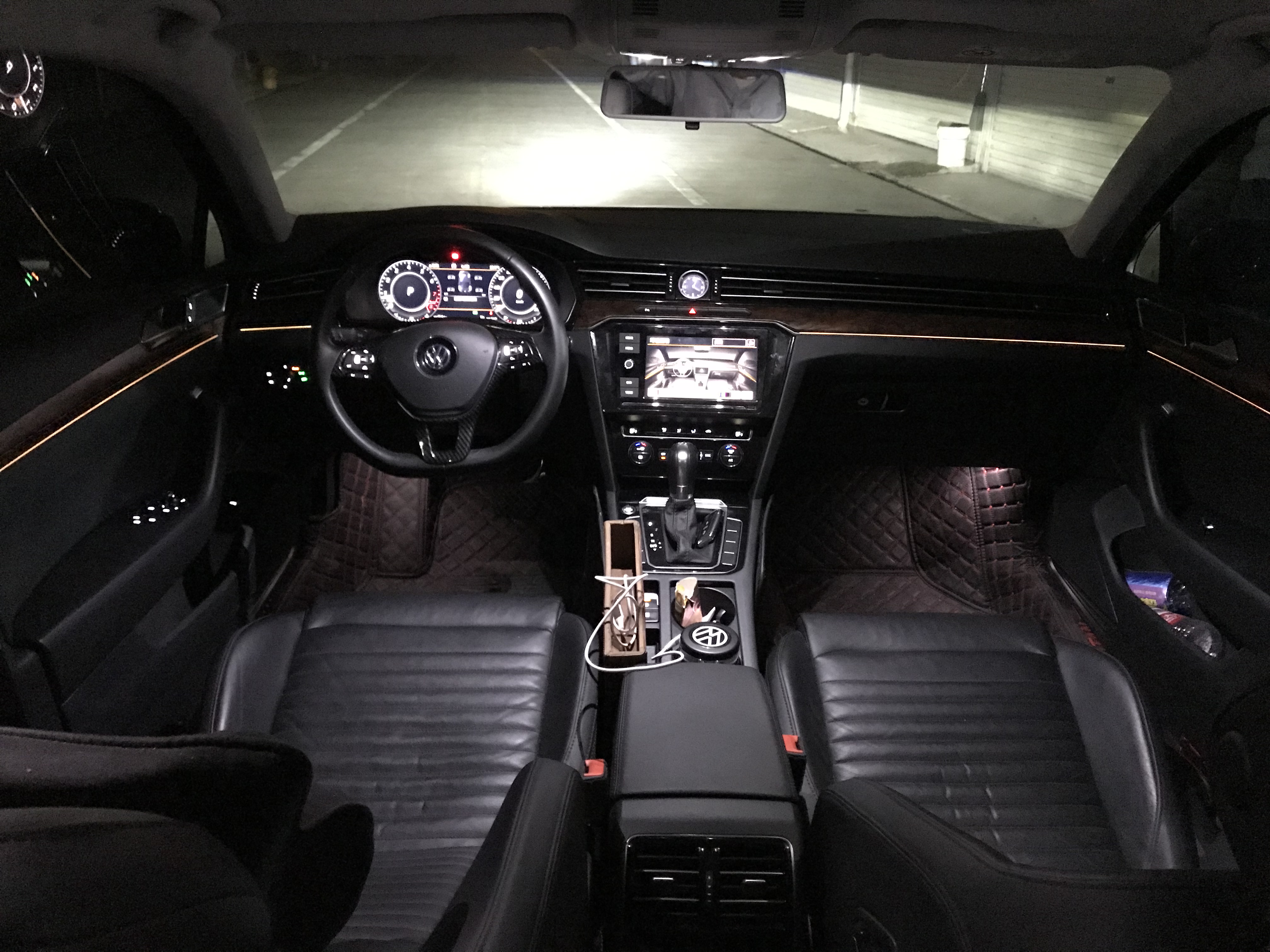 新一代大众迈腾b8中控台的桃木是真实木吗