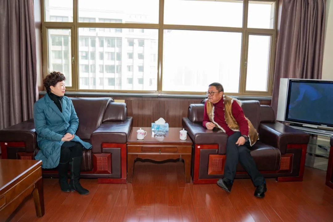 西宁市财政局司惠平局长一行到开发区税务局走访慰问