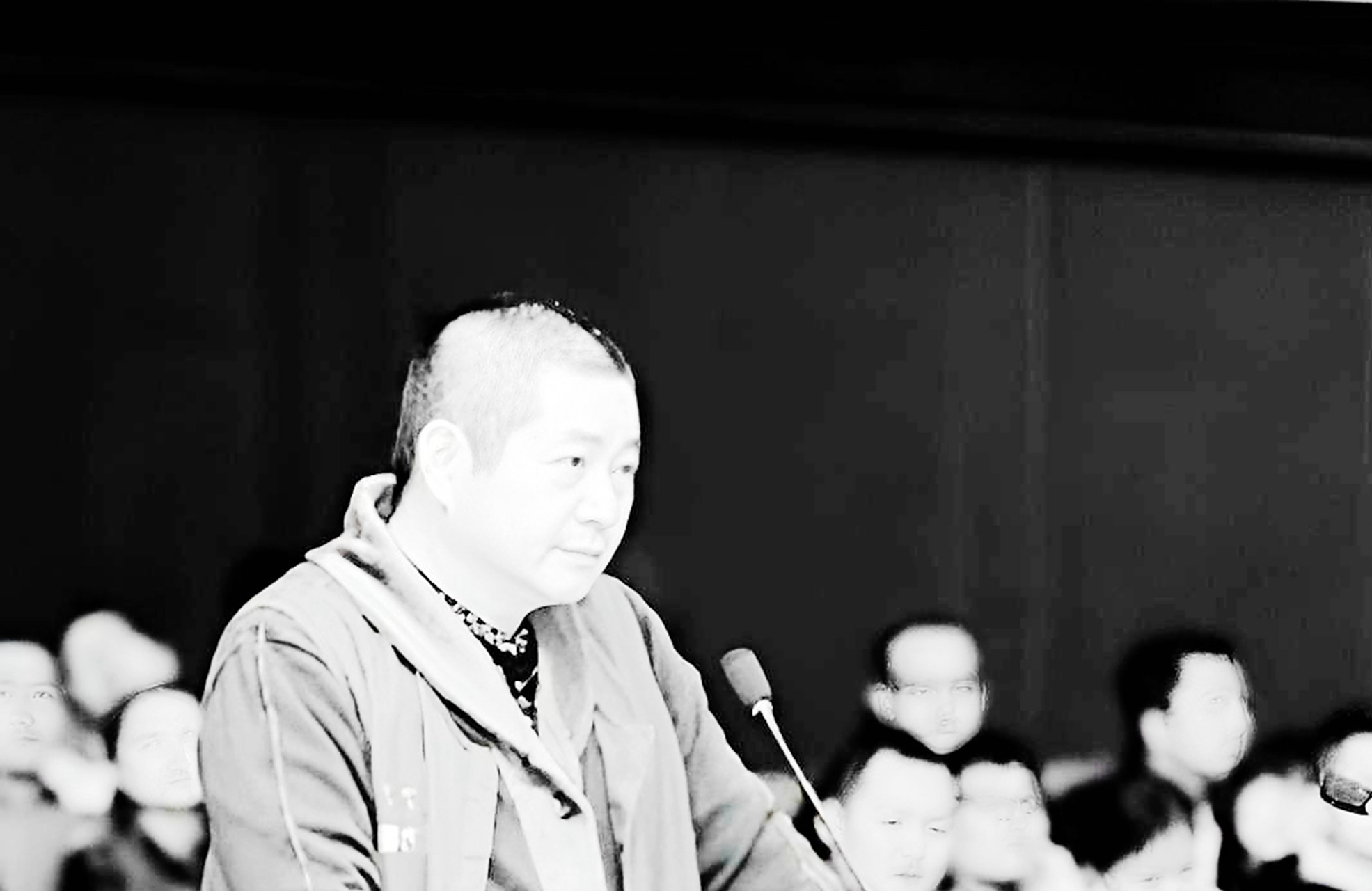 2012年,内蒙古大亨张宏急需用钱,借钱给胡方权2650万元,并约定一个月