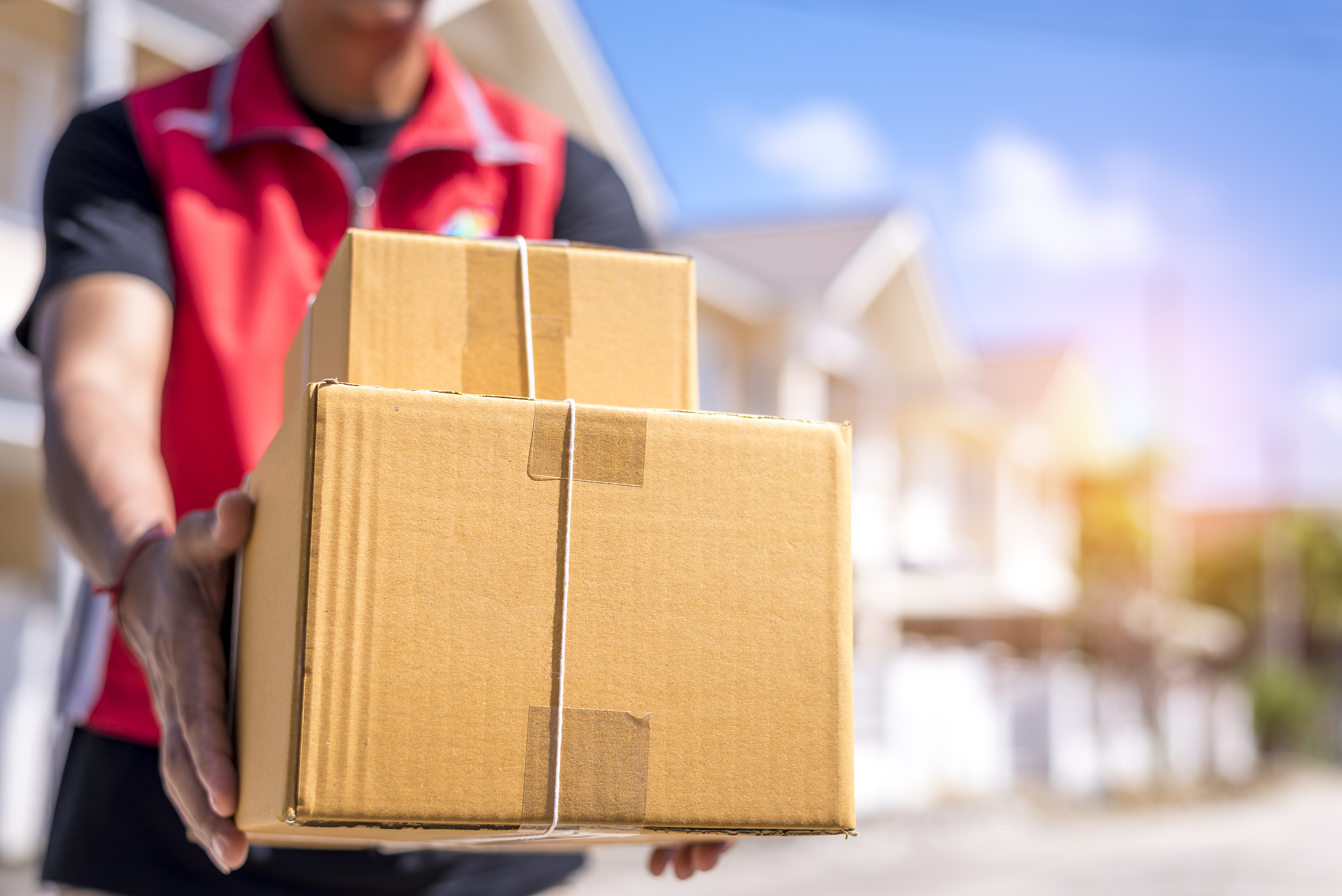 新规落地,你的快递开始"送货上门"了吗?