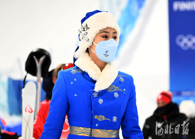 冬奥会礼仪志愿者展"中国之美"