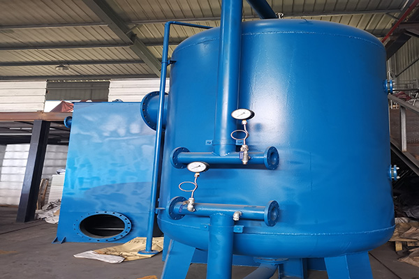 吸引人的循环水纤维过滤器,使水池的水质更加清晰