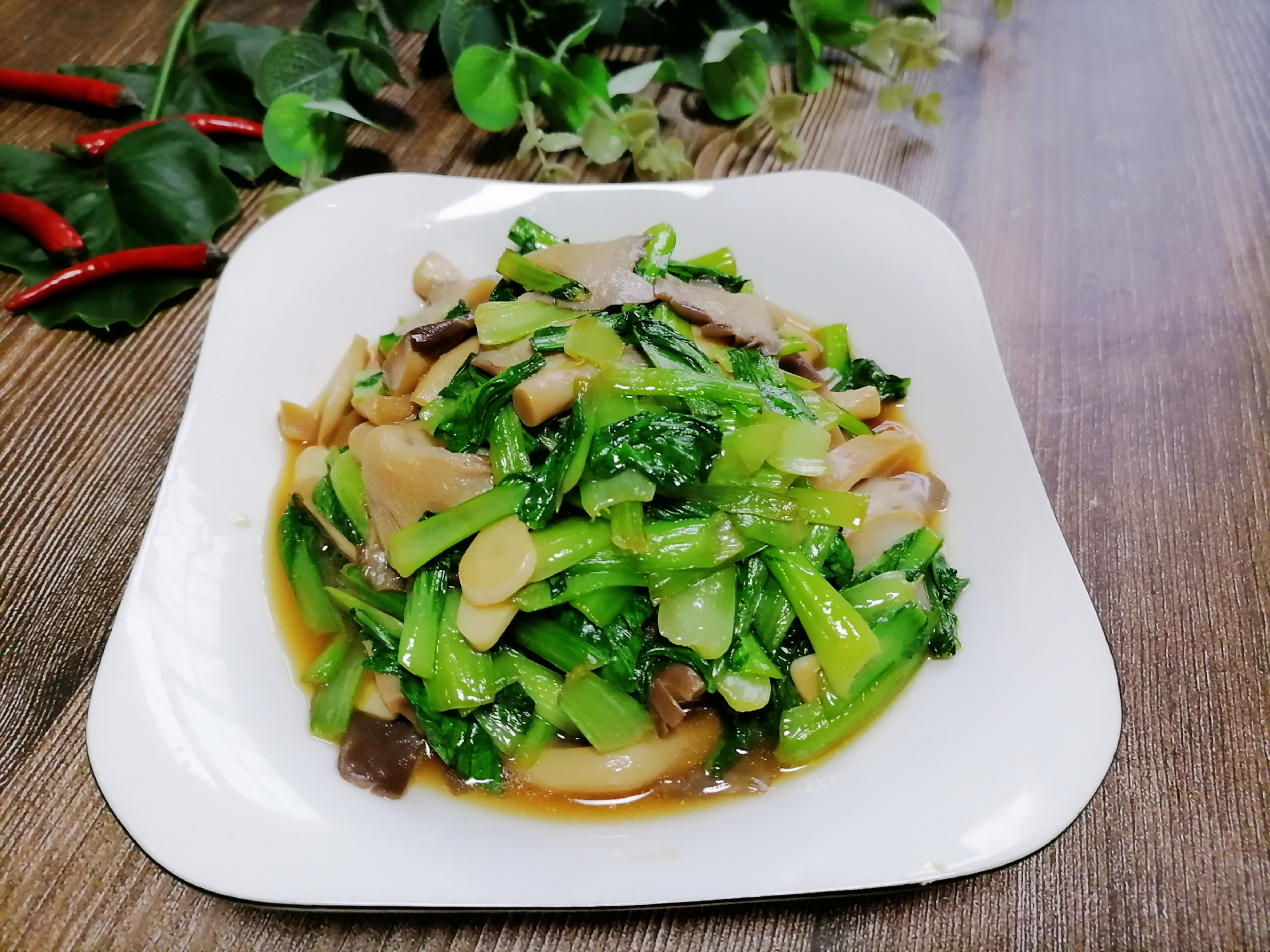 适合夏天的菌菇家常小炒——秀珍菇炒油菜,清香鲜美有营养