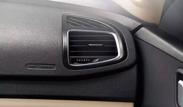汽车空调中间不出风两边出风