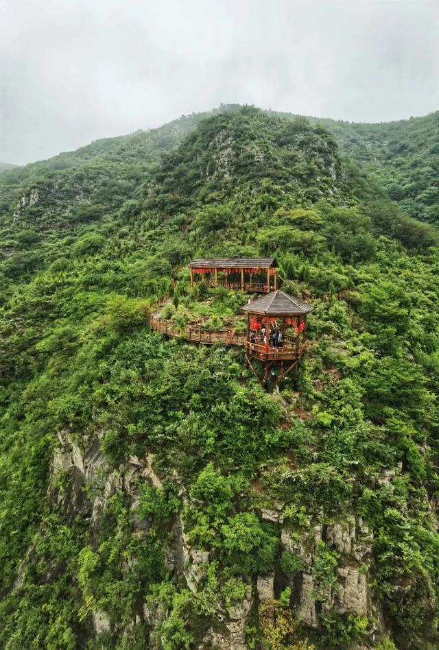 五峰山景區-售票處位置:濟南市長清區東南十公里處(五峰山景區) 橙慫