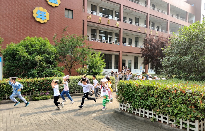 金玉兰小学开展防震减灾疏散演练活动