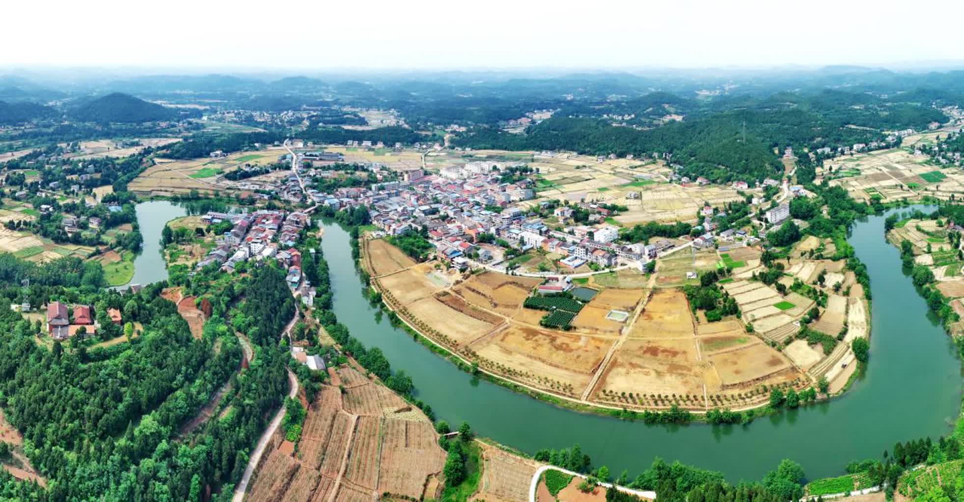 乡村振兴61示范引领|绵阳盐泉镇:用"乡镇振兴"推动"乡村振兴"