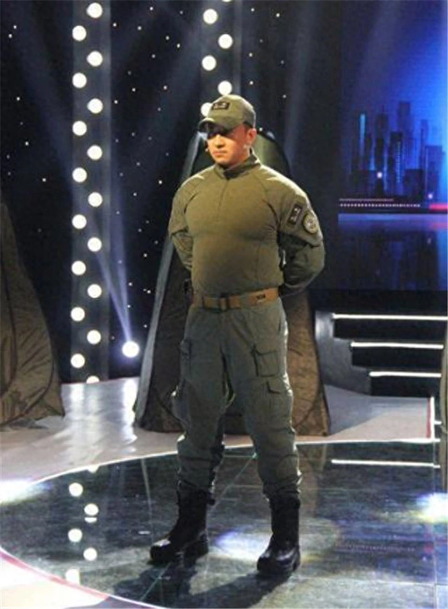 2008年,"中国第一保镖"李旭,和泰森在酒吧狭路