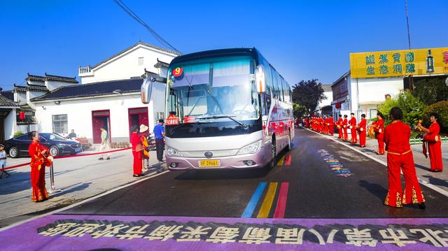 安徽淮北:段园镇第八届葡萄采摘节开幕