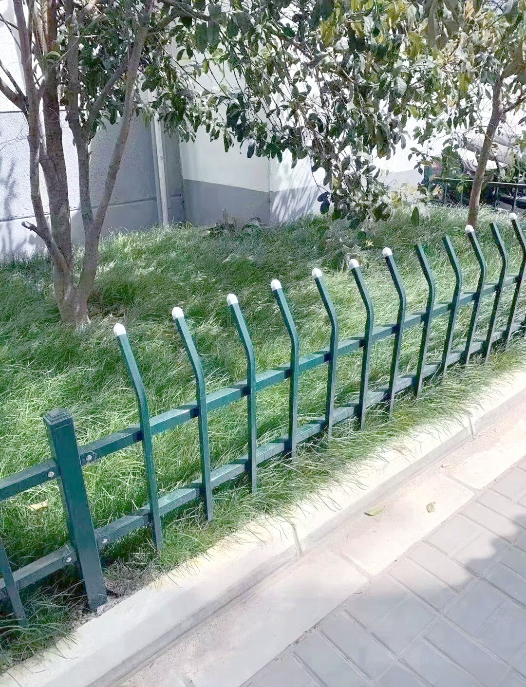 花园围栏护栏:美化与保护兼备的选择