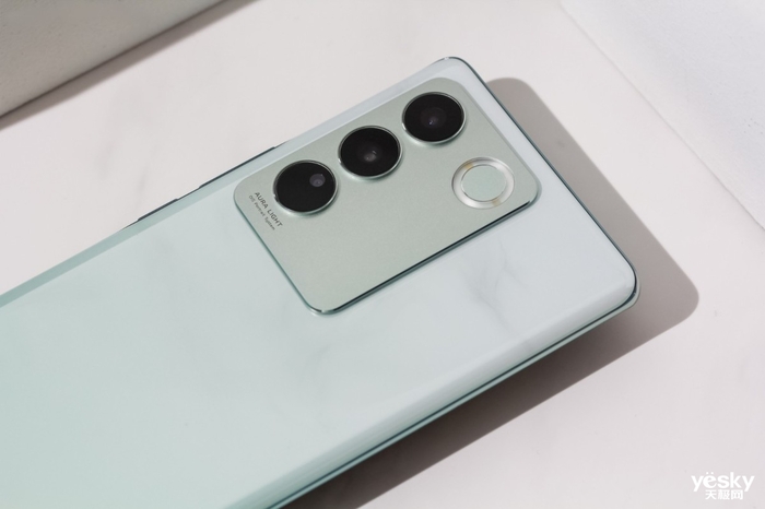 评测：首创双面柔光人像搭配国风审美，vivo S16 Pro是手机更是潮流单品