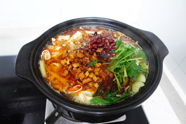 美味签到——吃过都说好的温暖的砂锅米线