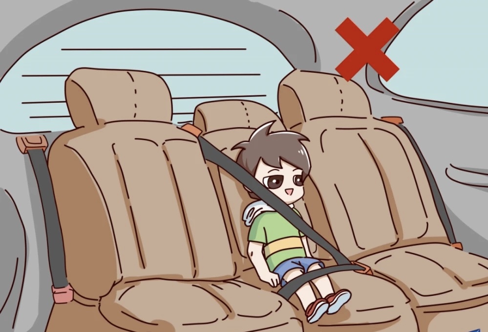 想问问六七岁的孩子乘车时使用成年人的安全带有用吗?