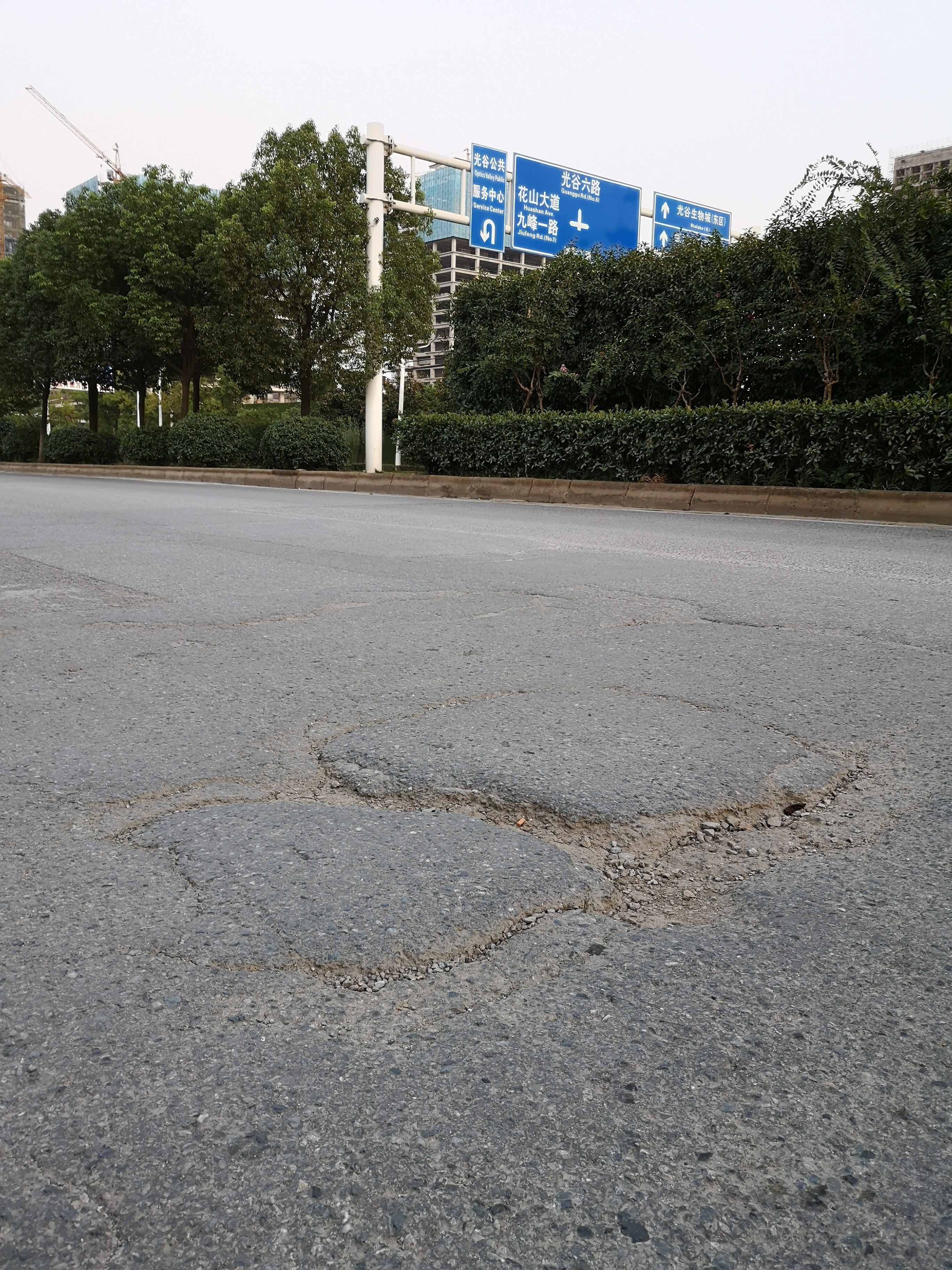 颠簸路面方向盘振动