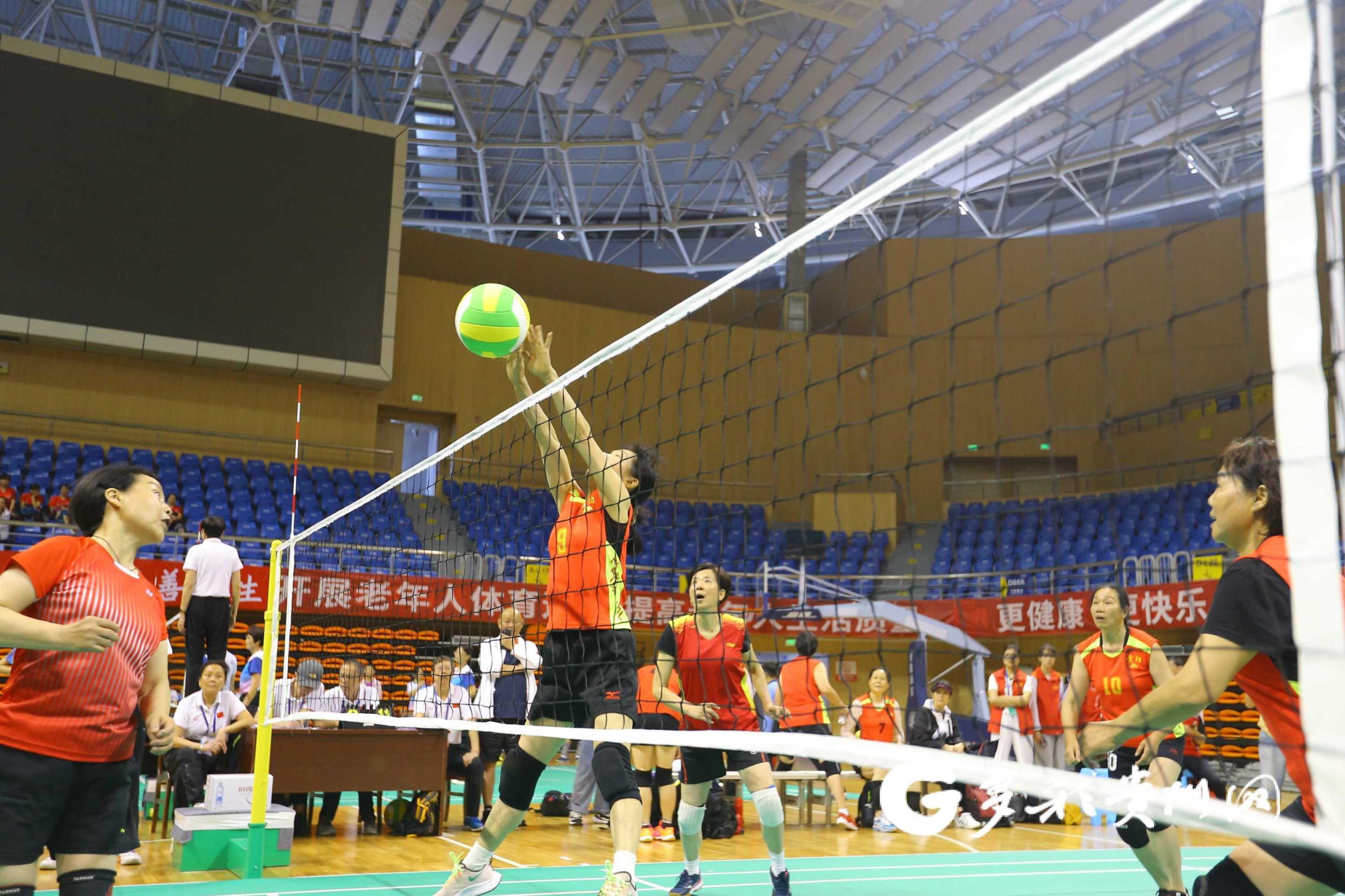 贵州省第九届老年人运动会气排球比赛开赛