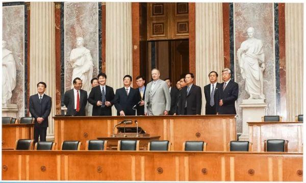奥地利华人翻译家因新冠去世,是医疗疏忽还是误诊?真相令人遗憾