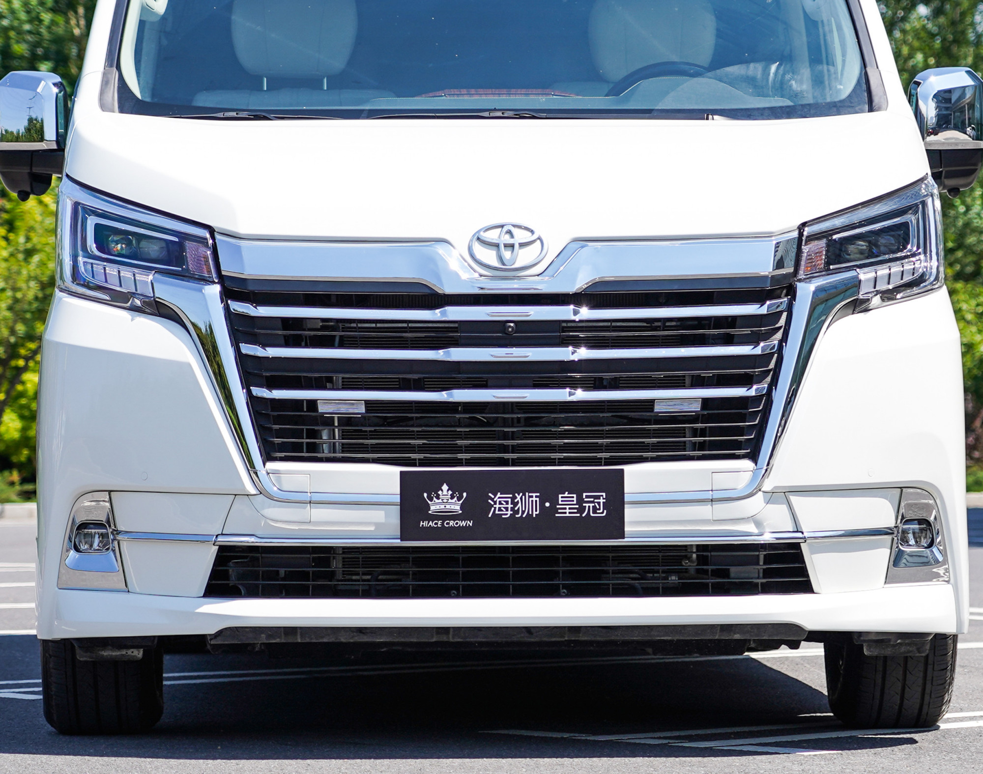 商务车市场的新晋"搅局者"-21款进口丰田海狮