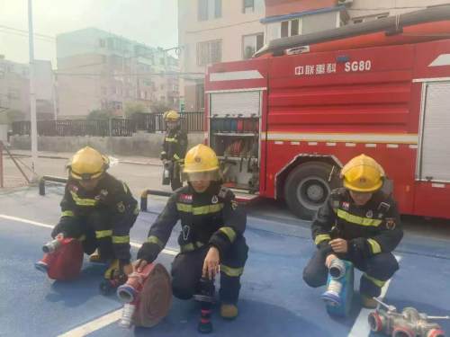 锦州市消防救援支队凌河大队深入劳保小学开展"消防安全进校园"活动