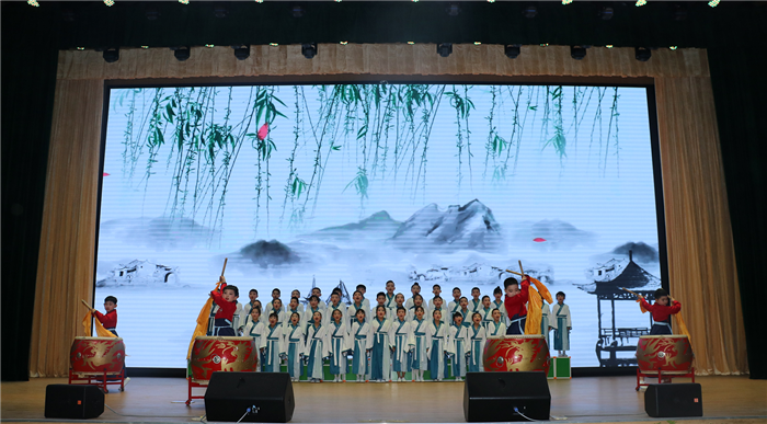 夷陵区东城小学"屈原文化进校园"暨首届校园读书节启动仪式开幕